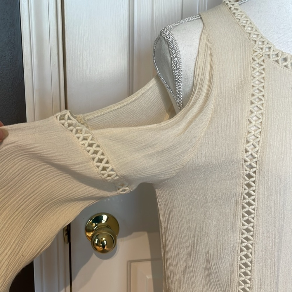 Altar’d State Cream Cold Shoulder Boho Top. Small - Picture 6 of 10